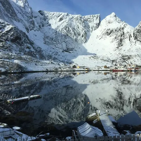 Reine Retro Villa - Cozy Villa With A Fantastic View Exterior foto