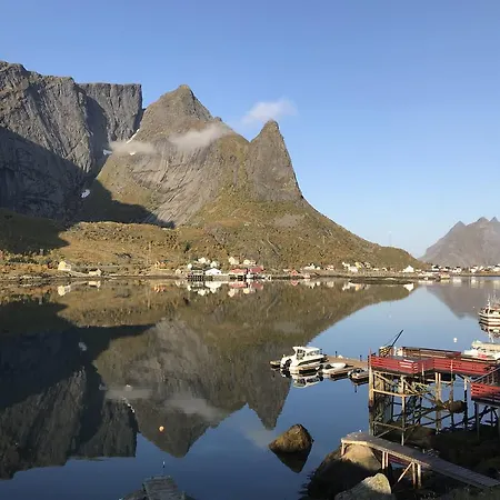 Reine Retro Villa - Cozy Villa With A Fantastic View Exterior foto