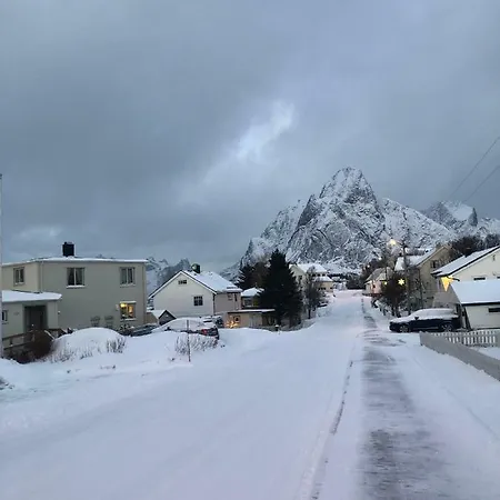 Reine Retro Villa - Cozy Villa With A Fantastic View Exterior foto
