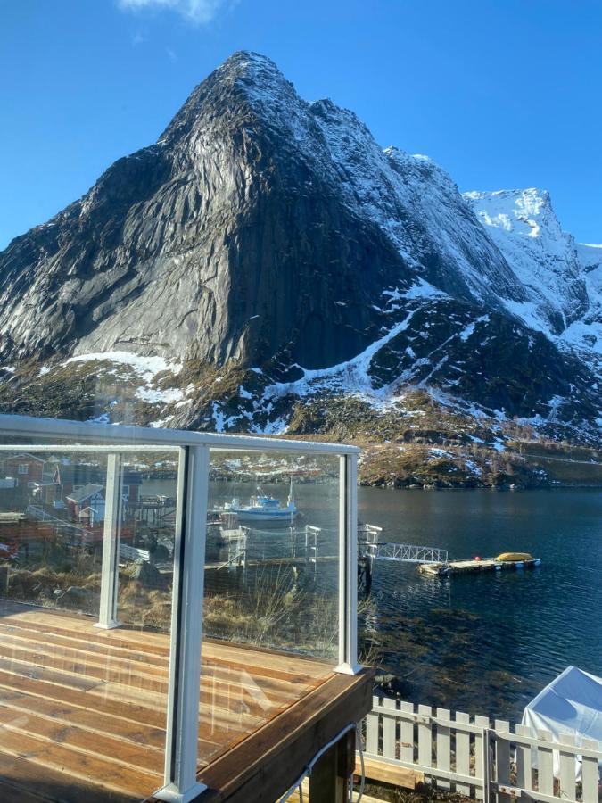 Retro - Cozy With A Fantastic View *