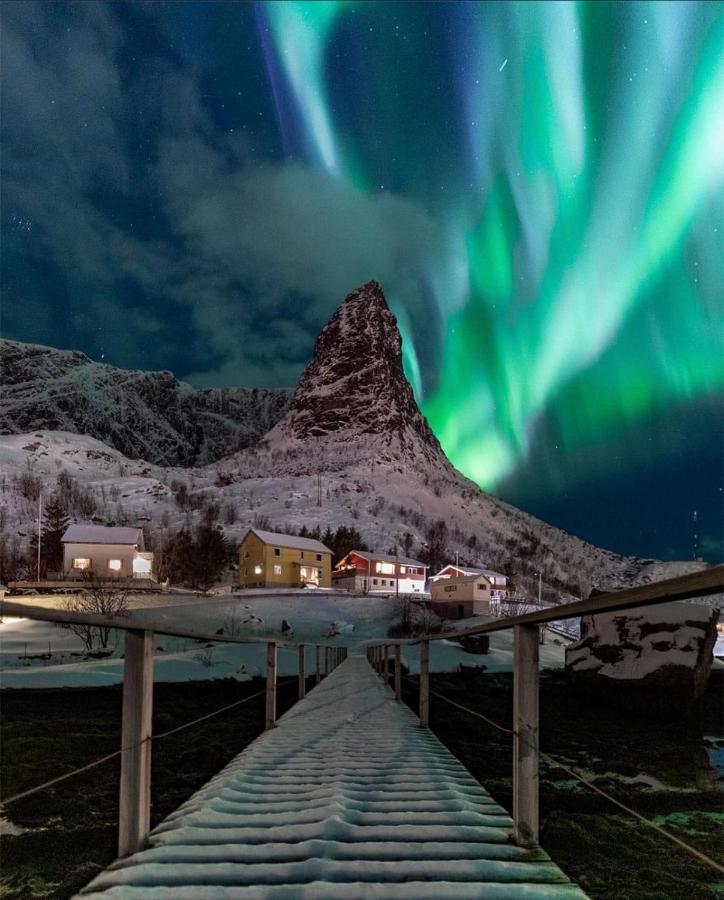 Retro - Cozy With A Fantastic View Reine