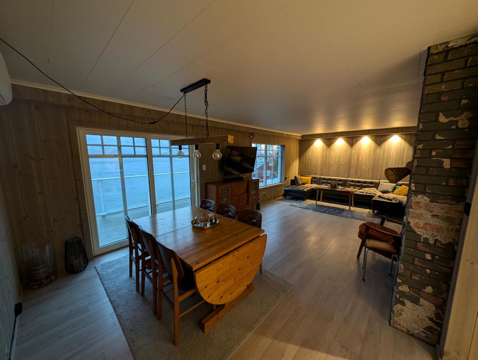 Retro - Cozy With A Fantastic View * Reine