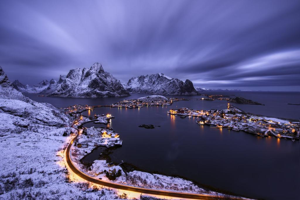 Retro - Cozy With A Fantastic View *